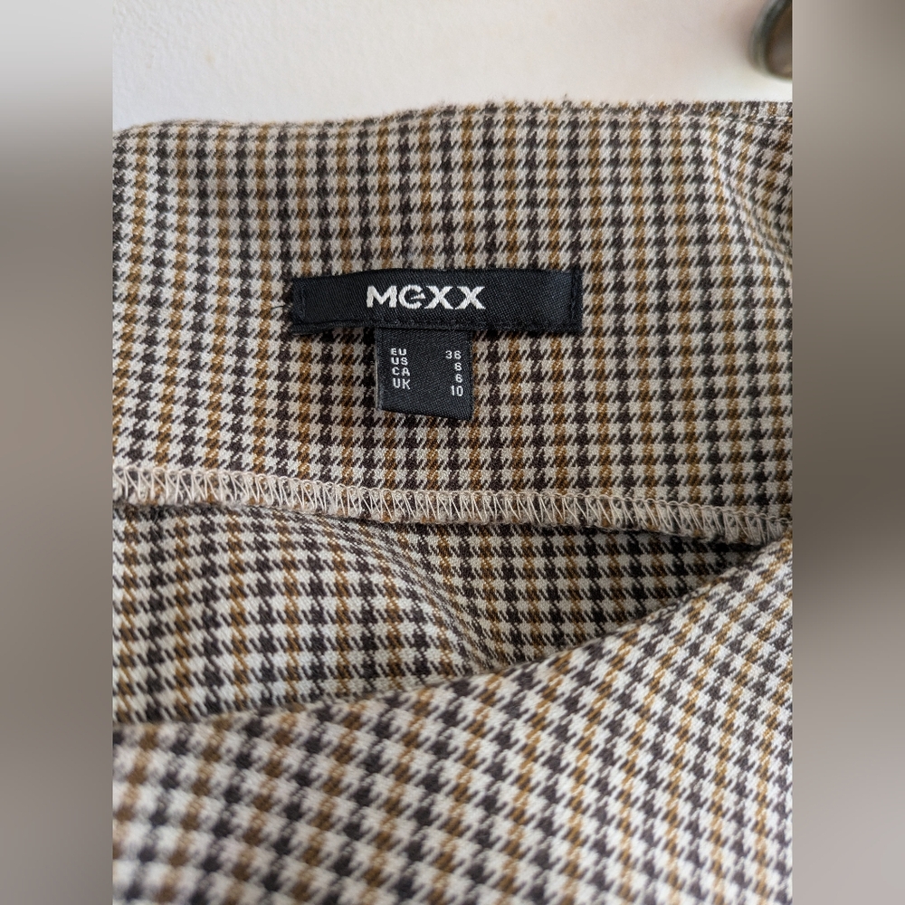 MEXX Checkered Sleeveless Draped Top. US 6 - Picture 3 of 10